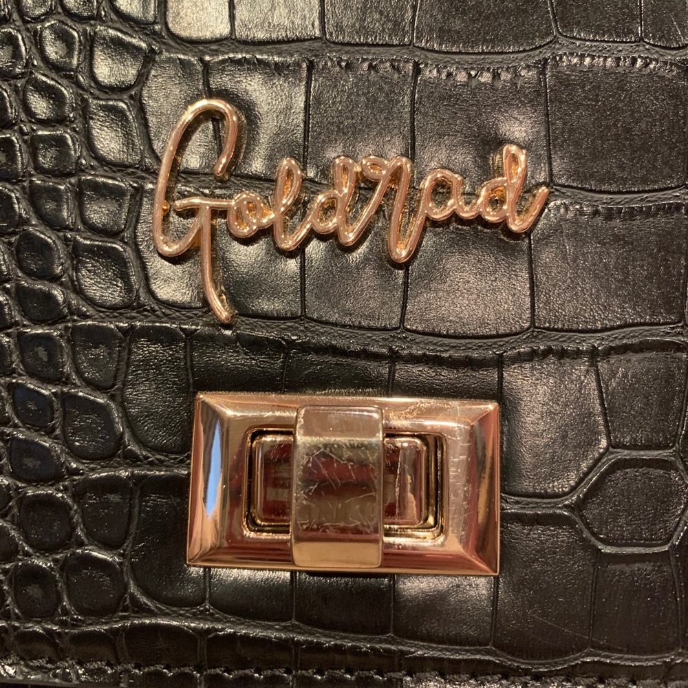 EUC Leather Crossbody Purse w/ Gold Chain ✨ - Picture 13 of 15